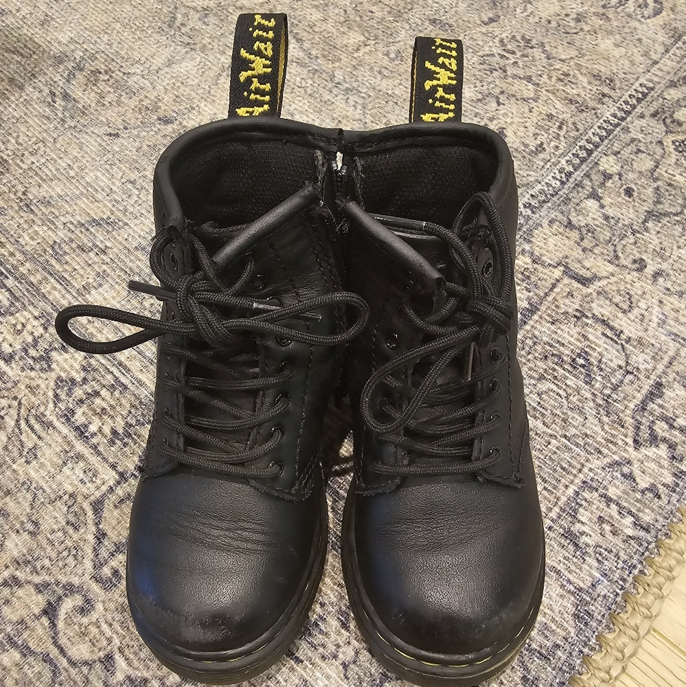 Dr. Martens size US 7 toddler